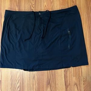 Women’s plus size Columbia black skort size 24